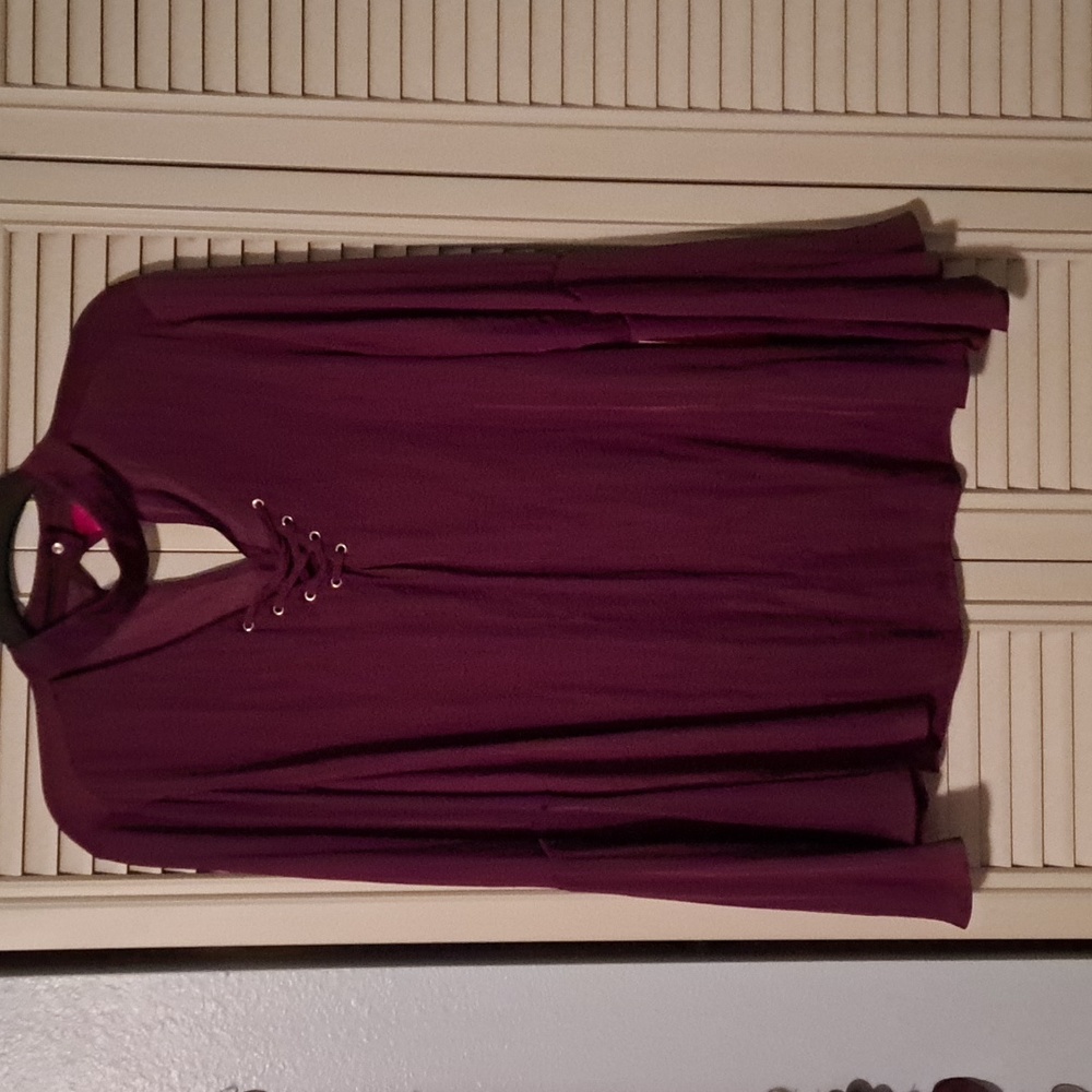 NWT Jennifer Lopez blouse maroon